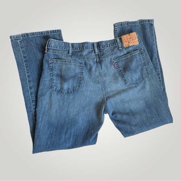 Levi’s 514 Straight Fit Jeans - Picture 4 of 16